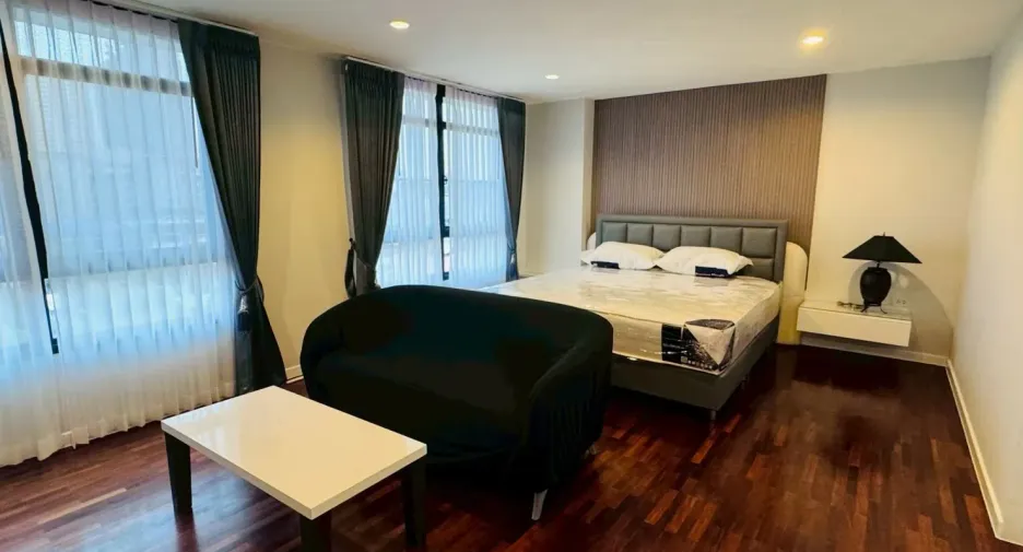 ขาย 5 ห้องนอน คอนโด ใน วัฒนา, กรุงเทพฯ