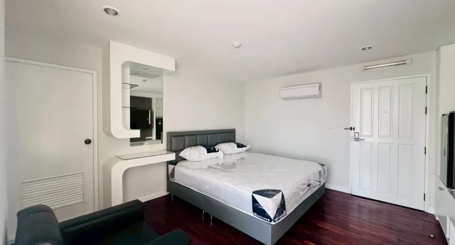 ขาย 5 ห้องนอน คอนโด ใน วัฒนา, กรุงเทพฯ