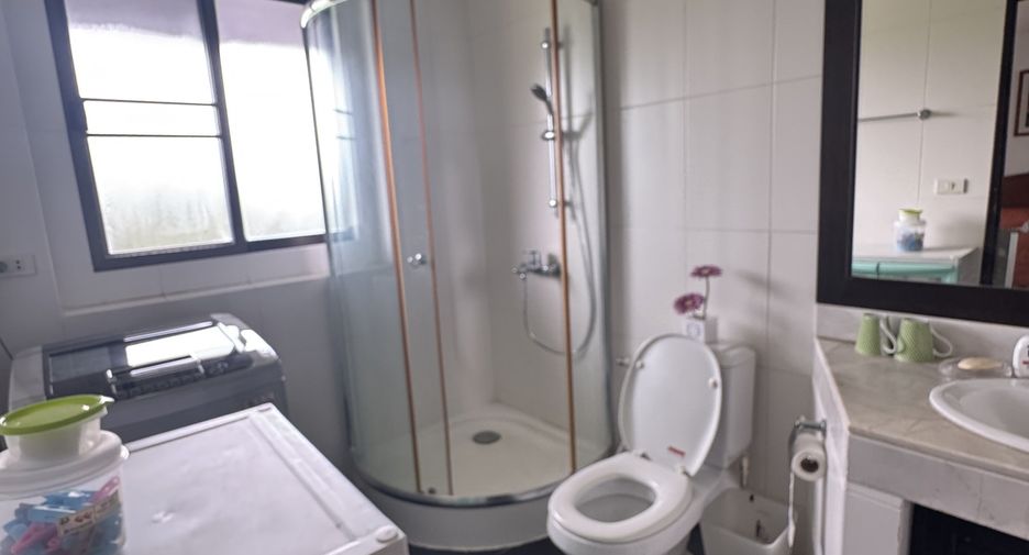À vendre 3 chambres maison de ville à Na Jomtien, Pattaya