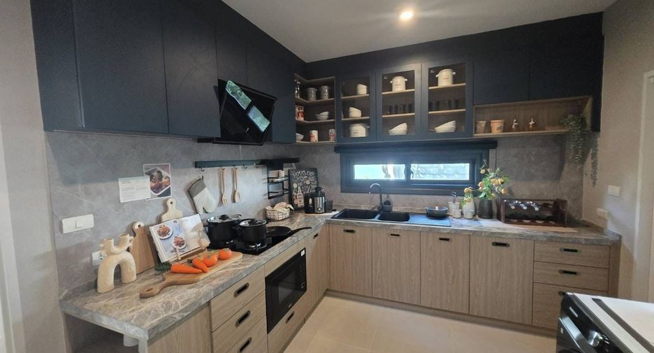 Haus zur Miete mit 4 Zimmer in Mueang Phuket, Phuket