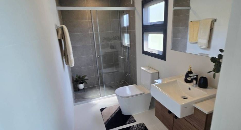 Haus zur Miete mit 4 Zimmer in Mueang Phuket, Phuket