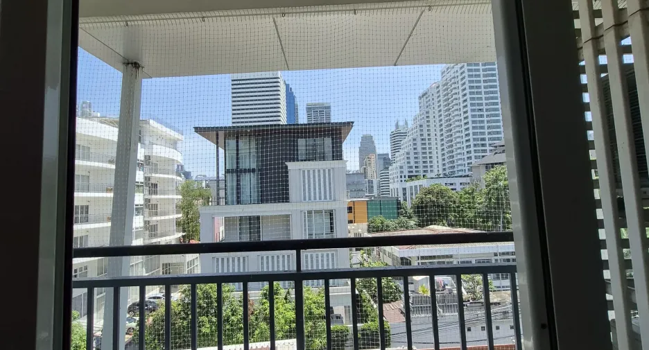 For rent 1 bed condo in Khlong Toei, Bangkok