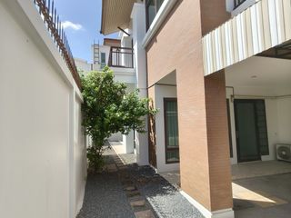 出租 3 卧室 联排别墅 在 Yan Nawa, 曼谷