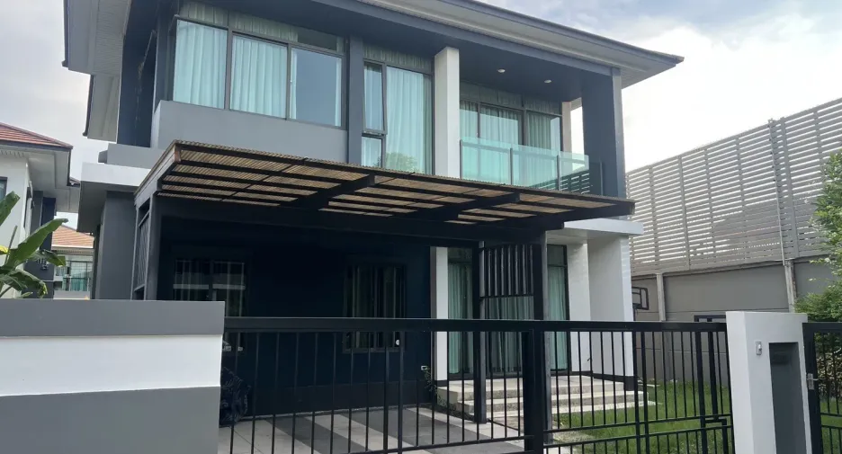 ให้เช่า 4 ห้องนอน บ้านเดี่ยว ใน บางกะปิ, กรุงเทพฯ