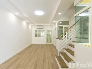 出售 4 卧室 联排别墅 在 Prawet, 曼谷