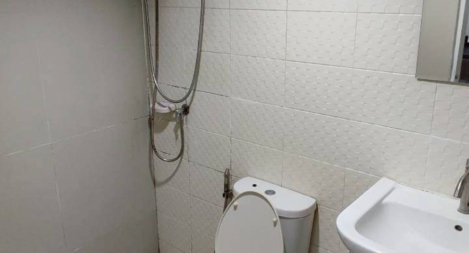 For rent 3 bedrooms townhouse in Bang Phli, Samut Prakan