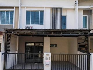 出租 3 卧室 联排别墅 在 Bang Phli, Samut Prakan
