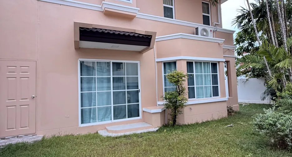 À vendre et à louer 3 chambres villa à Mueang Phuket, Phuket