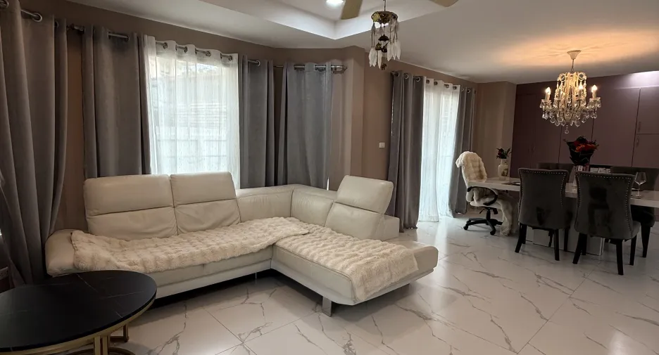 À vendre et à louer 3 chambres villa à Mueang Phuket, Phuket