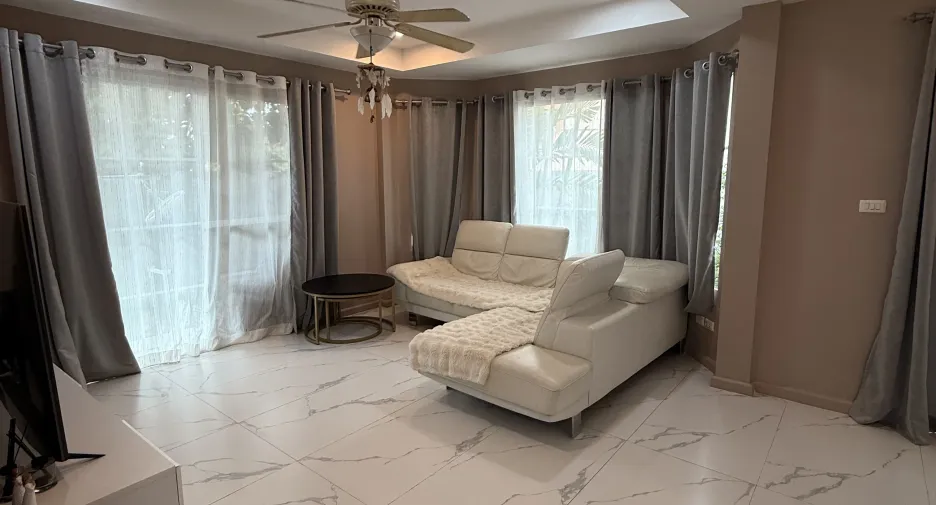 À vendre et à louer 3 chambres villa à Mueang Phuket, Phuket