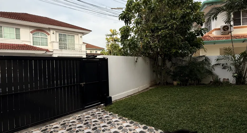 À vendre et à louer 3 chambres villa à Mueang Phuket, Phuket