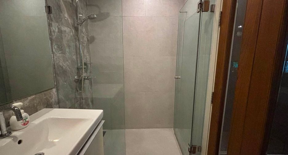 For rent 1 bed condo in Pathum Wan, Bangkok