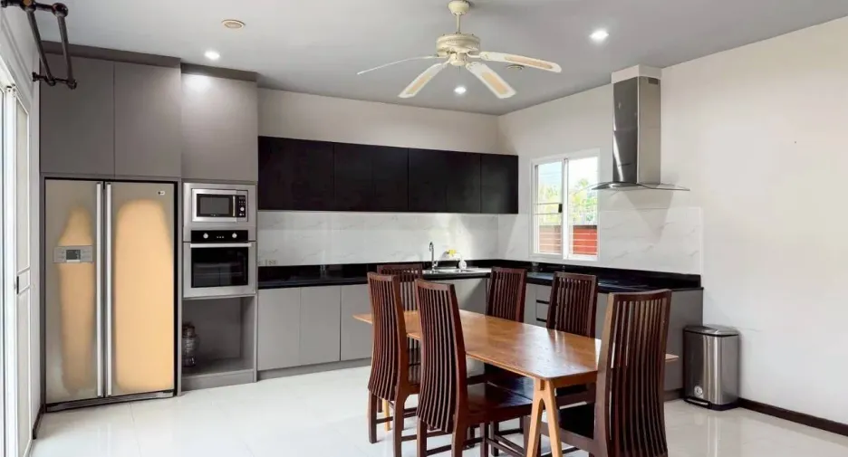 À vendre et à louer 3 chambres villa à Mueang Phuket, Phuket