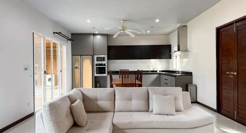 À vendre et à louer 3 chambres villa à Mueang Phuket, Phuket