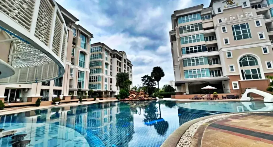 For rent 2 bedrooms condo in Bang Lamung, Chonburi