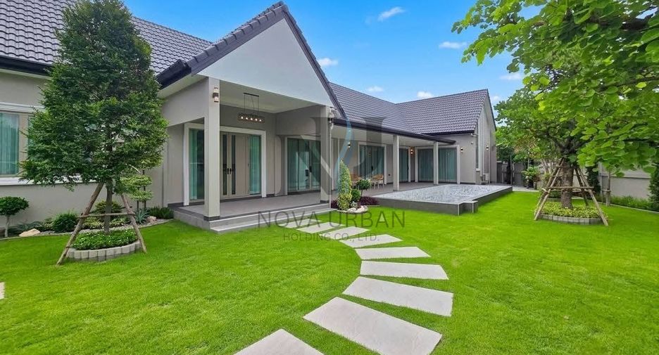 À vendre 4 chambres villa à Bang Lamung, Chonburi