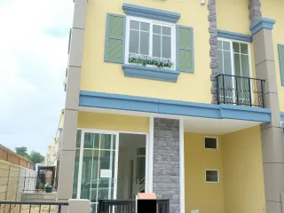 出售 4 卧室 联排别墅 在 Prawet, 曼谷