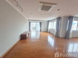 For rent 3 bedrooms apartment in Sathon, Bangkok