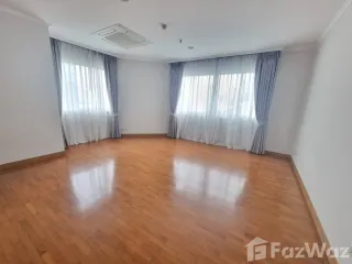 For rent 3 bedrooms apartment in Sathon, Bangkok