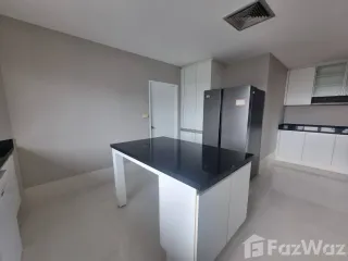 For rent 3 bedrooms apartment in Sathon, Bangkok