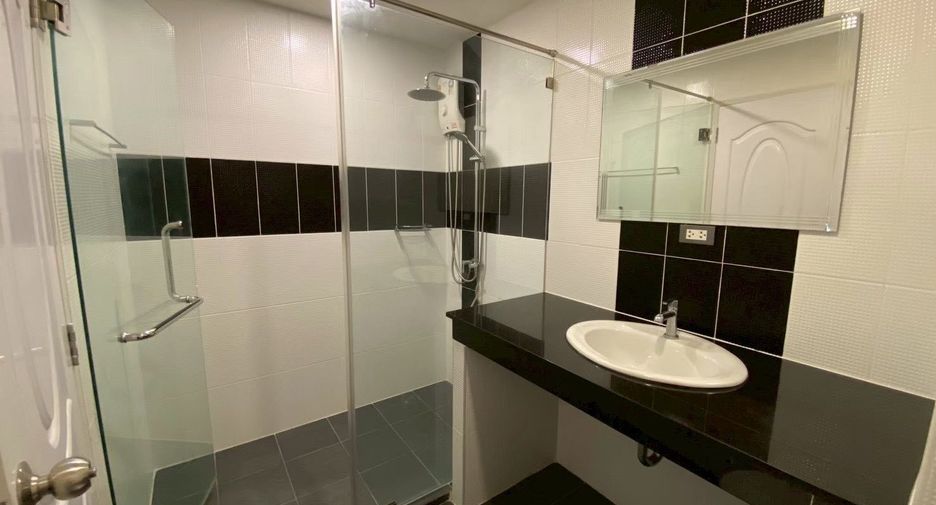 Condo en venta de 2 habitaciones en Bang Saray, Pattaya