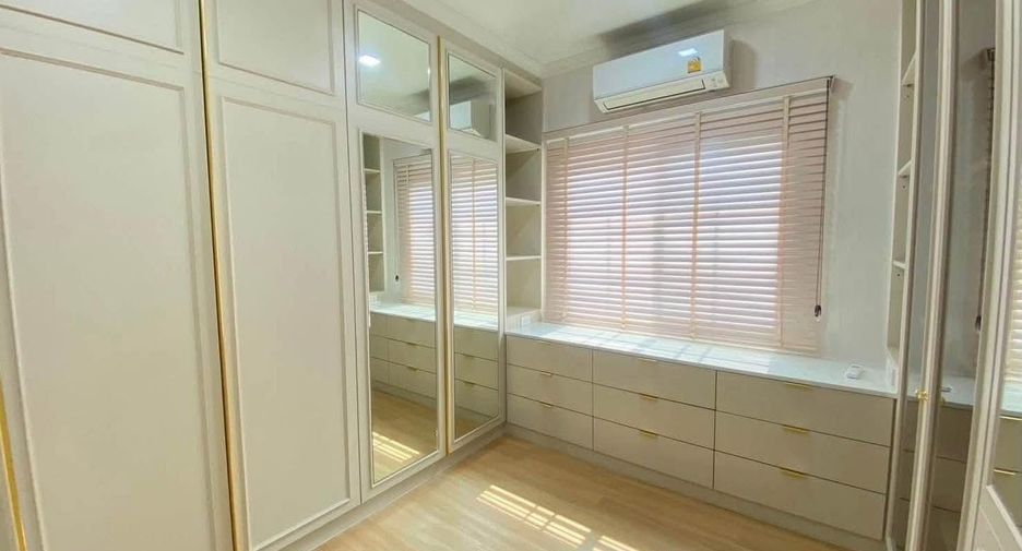 À louer 3 chambres maison à Mueang Samut Prakan, Samut Prakan