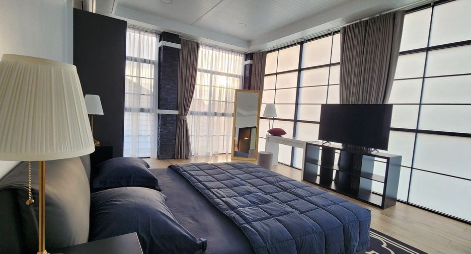 Villa en venta y en alquiler de 5 habitaciones en Bang Lamung, Chonburi