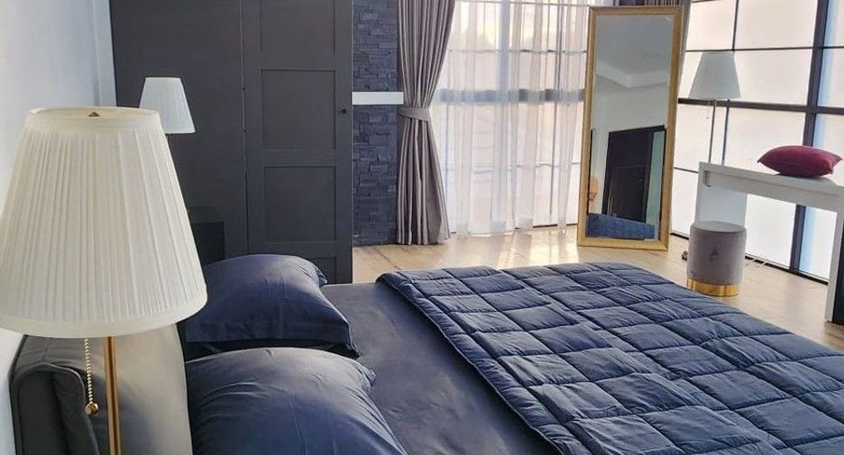 Villa en venta y en alquiler de 5 habitaciones en Bang Lamung, Chonburi