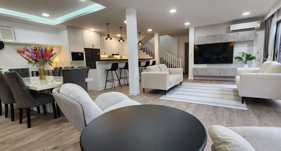 Villa en venta y en alquiler de 5 habitaciones en Bang Lamung, Chonburi