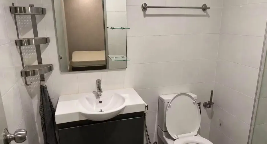 For rent 1 bed condo in Thon Buri, Bangkok