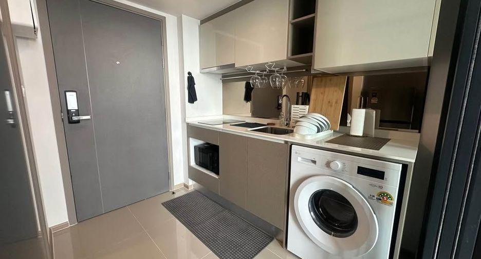 For rent 1 bed condo in Huai Khwang, Bangkok