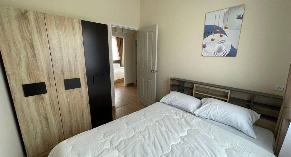 Casa adosada en venta de 4 habitaciones en Bang Lamung, Chonburi