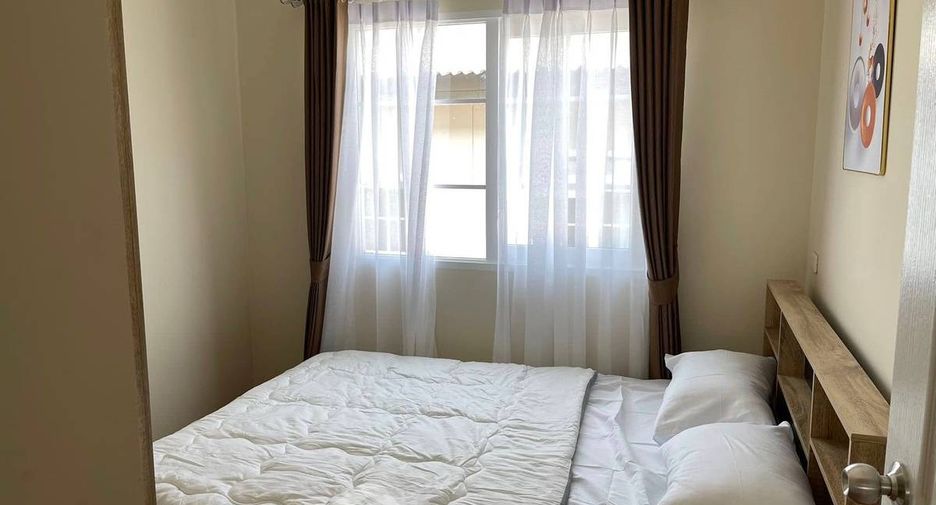 Casa adosada en venta de 4 habitaciones en Bang Lamung, Chonburi