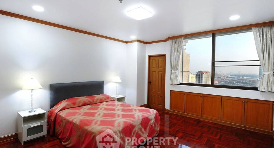 Condo en alquiler de 3 habitaciones en Khlong Toei, Bangkok