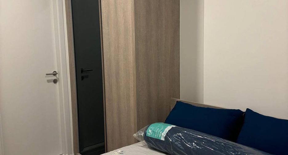 For rent 2 bedrooms condo in Huai Khwang, Bangkok