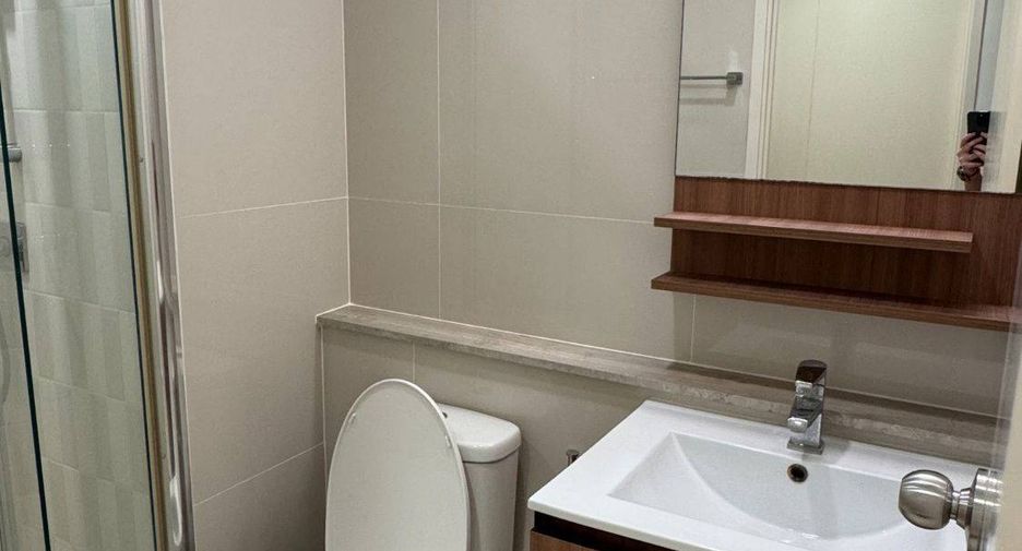 For rent 2 bedrooms condo in Yan Nawa, Bangkok