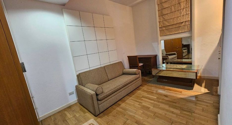 For rent 2 bedrooms condo in Yan Nawa, Bangkok