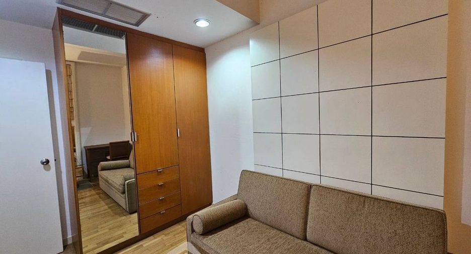 For rent 2 bedrooms condo in Yan Nawa, Bangkok