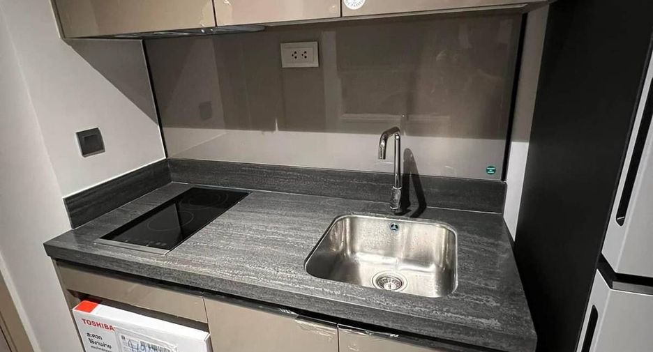 Wohnung zur Miete mit 1 Zimmer in Huai Khwang, Bangkok