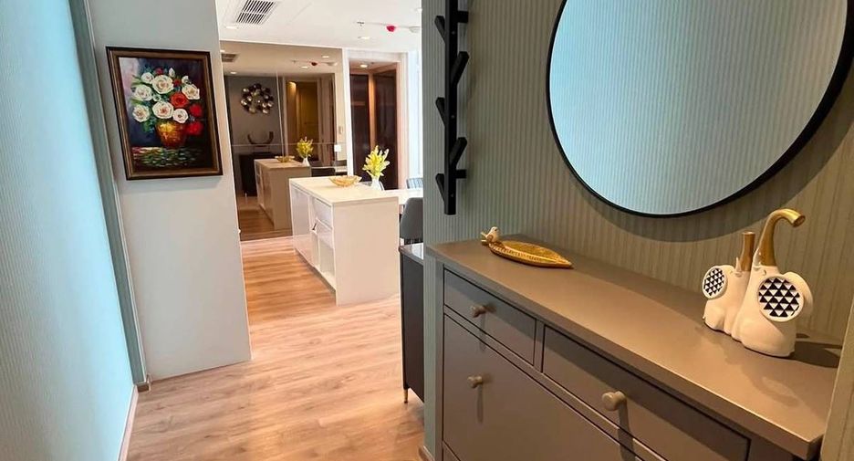 For rent 2 bedrooms condo in Watthana, Bangkok