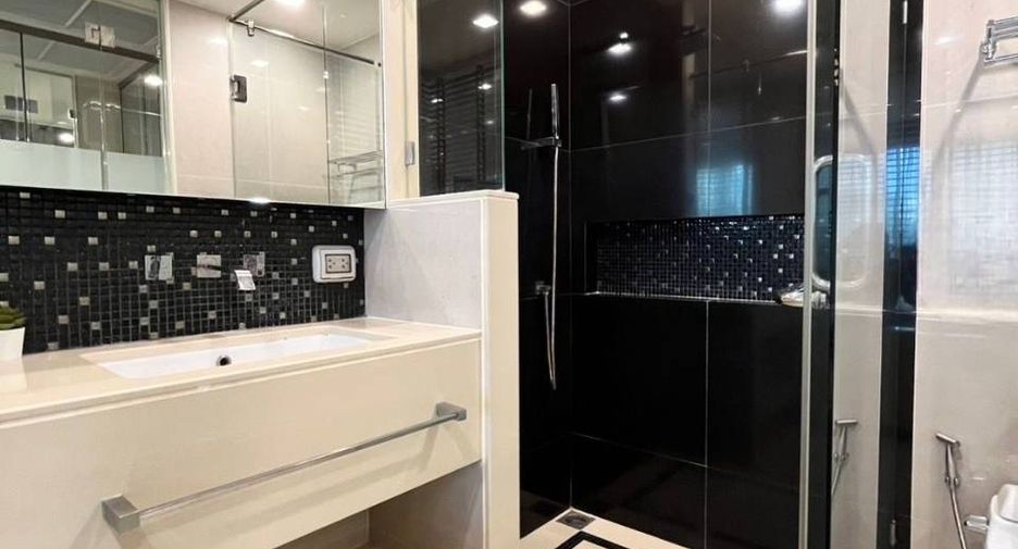 For rent 1 bed condo in Sathon, Bangkok