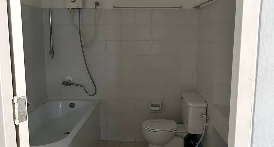 For rent 2 ベッドルーム condo in Phra Khanong, Bangkok