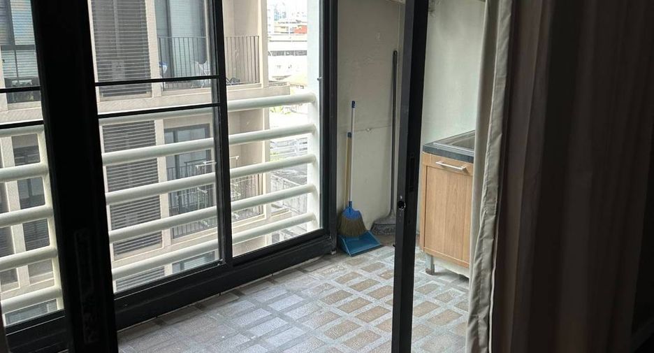 For rent 2 ベッドルーム condo in Phra Khanong, Bangkok