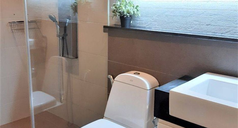 For rent 2 bedrooms condo in Bang Lamung, Chonburi