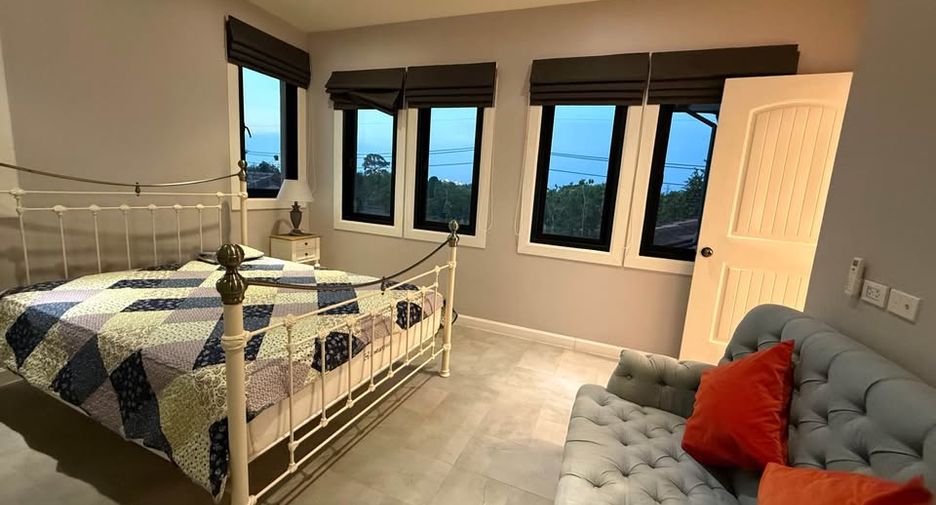 Villa en alquiler de 4 habitaciones en Huay Yai, Pattaya