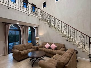 Villa en alquiler de 4 habitaciones en Huay Yai, Pattaya