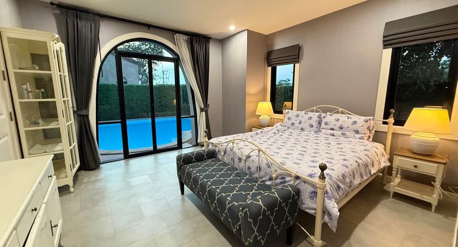 Villa en alquiler de 4 habitaciones en Huay Yai, Pattaya