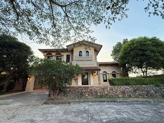 Villa en alquiler de 4 habitaciones en Huay Yai, Pattaya