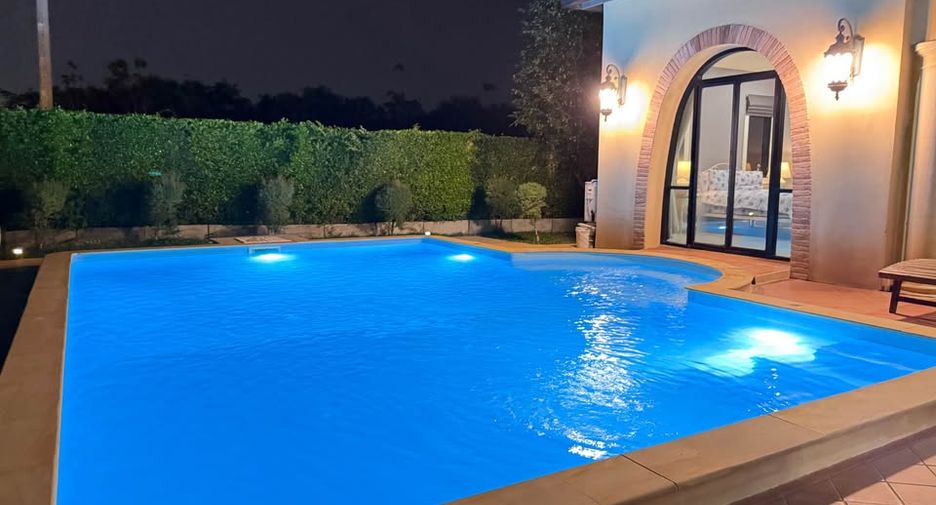 Villa en alquiler de 4 habitaciones en Huay Yai, Pattaya