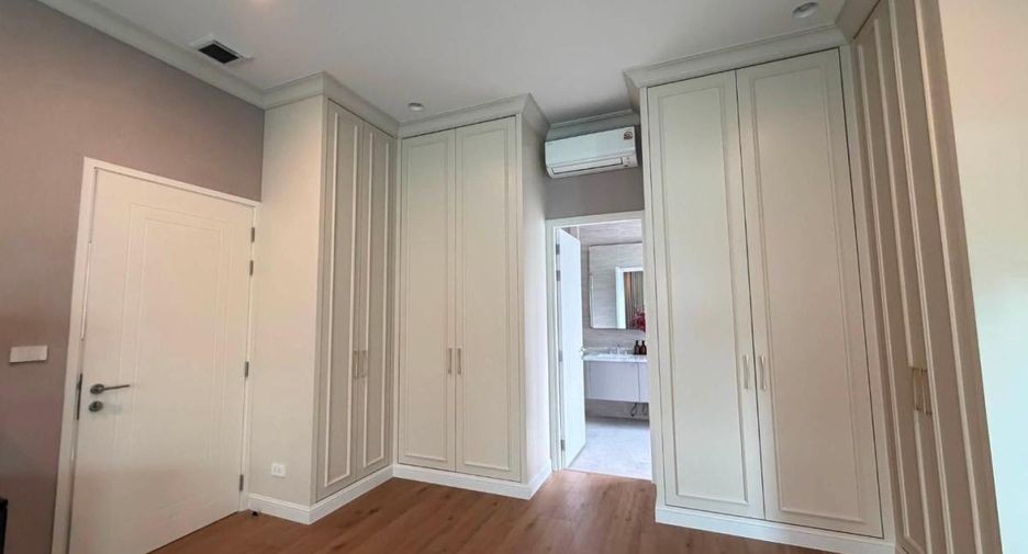 For rent 5 bedrooms house in Saphan Sung, Bangkok
